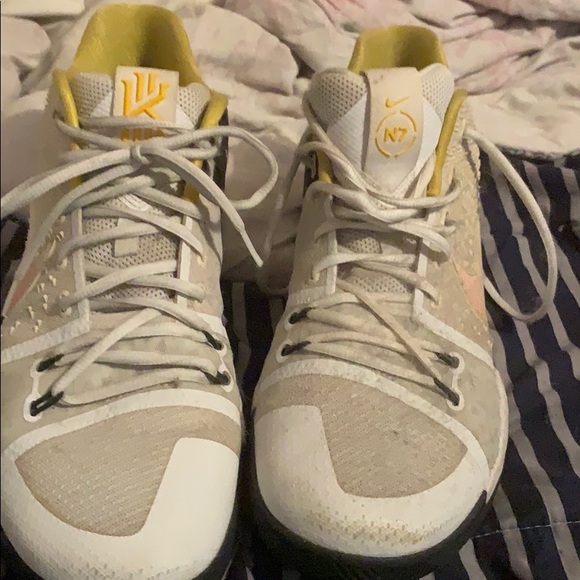 kyrie 3 - Picture 2 of 8